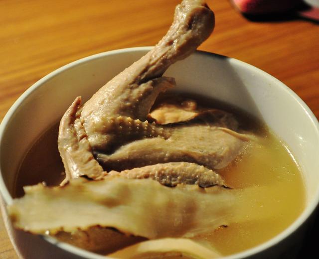 清补凉乳鸽汤的做法