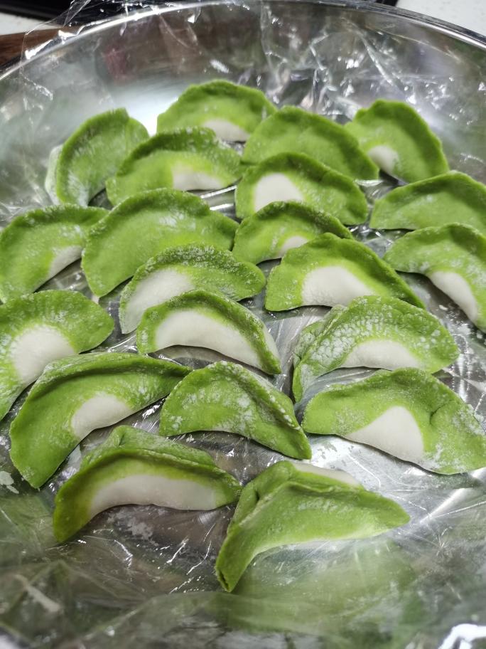 韭菜鸡蛋馅的“白菜”饺子