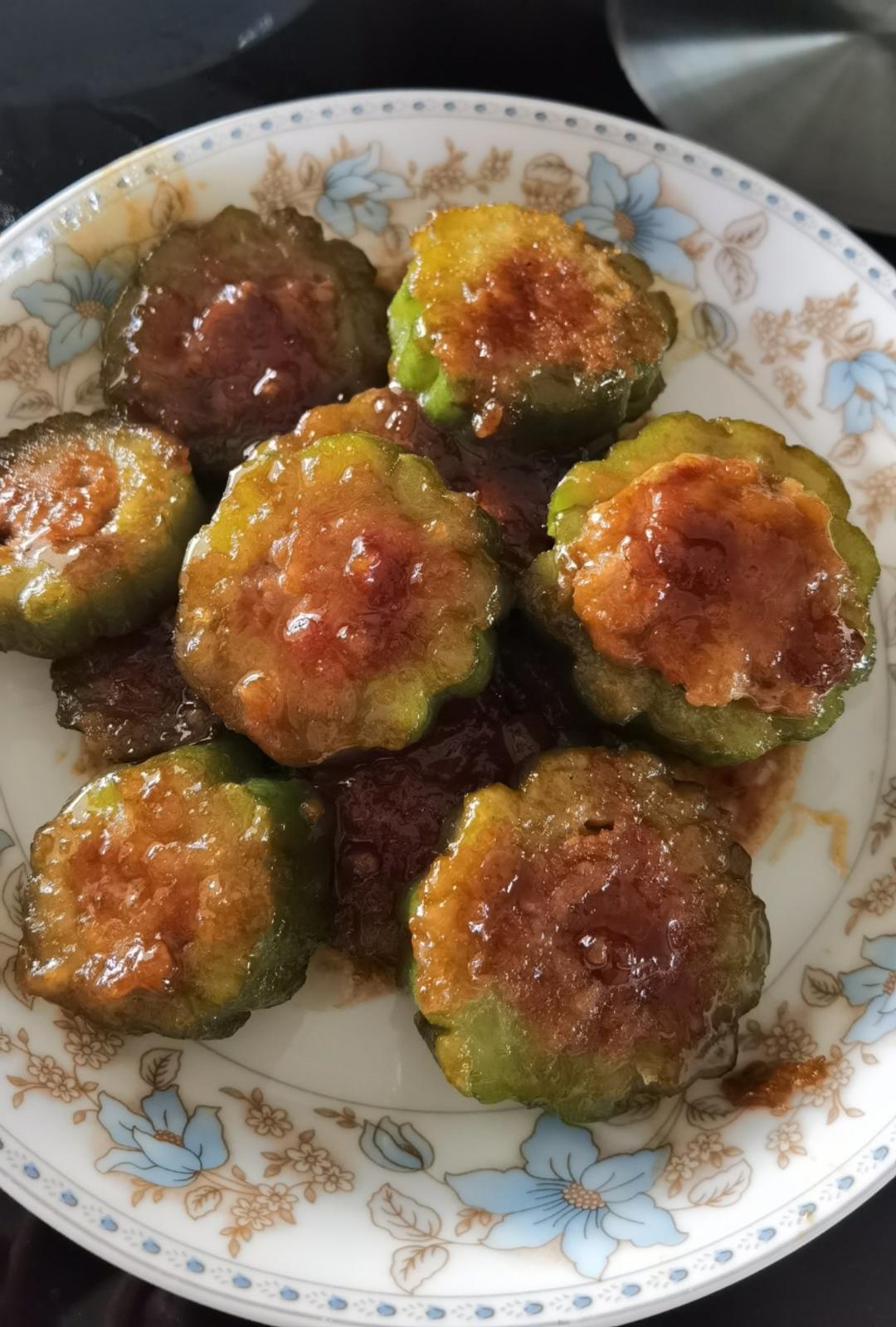 厨师长教你：“苦瓜酿肉”的家常做法，口感和味道很棒，先收藏了