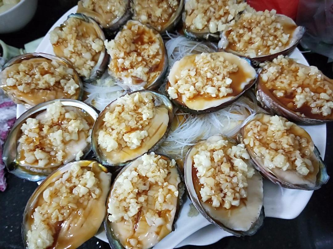 蒜蓉粉丝蒸鲍鱼