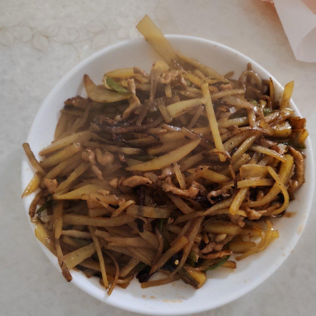 青椒土豆炒肉丝