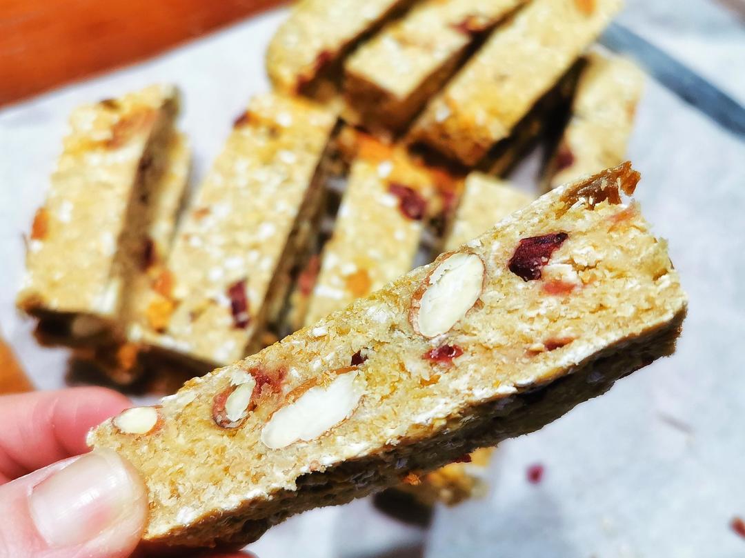 快手简易版无油蛋白能量棒——消耗蛋白粉与即食燕麦片的减脂期150大卡小零食