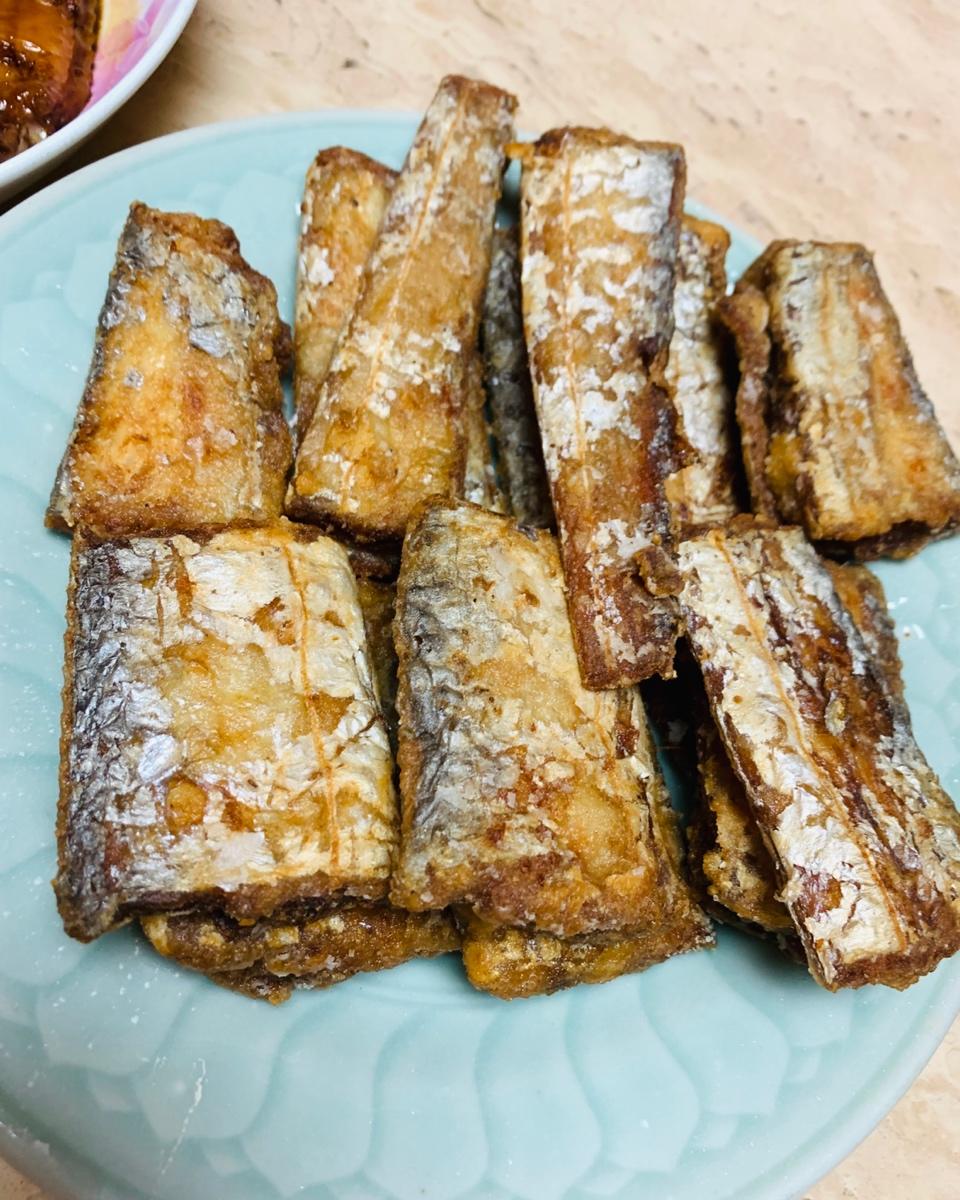 焦香酥脆干炸带鱼