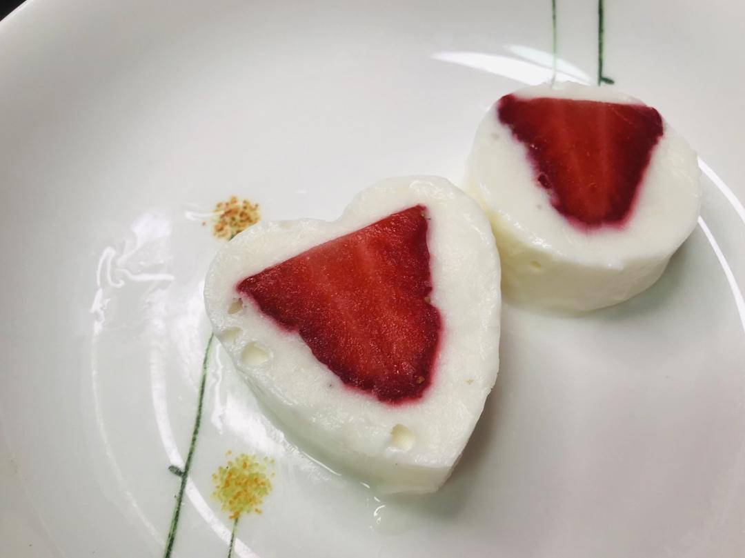 草莓牛奶冰棍丨健康·零食