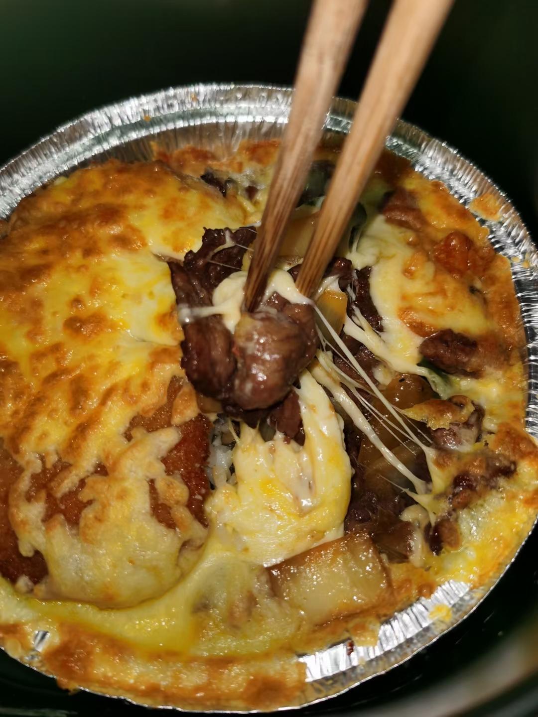 黑椒牛柳焗饭