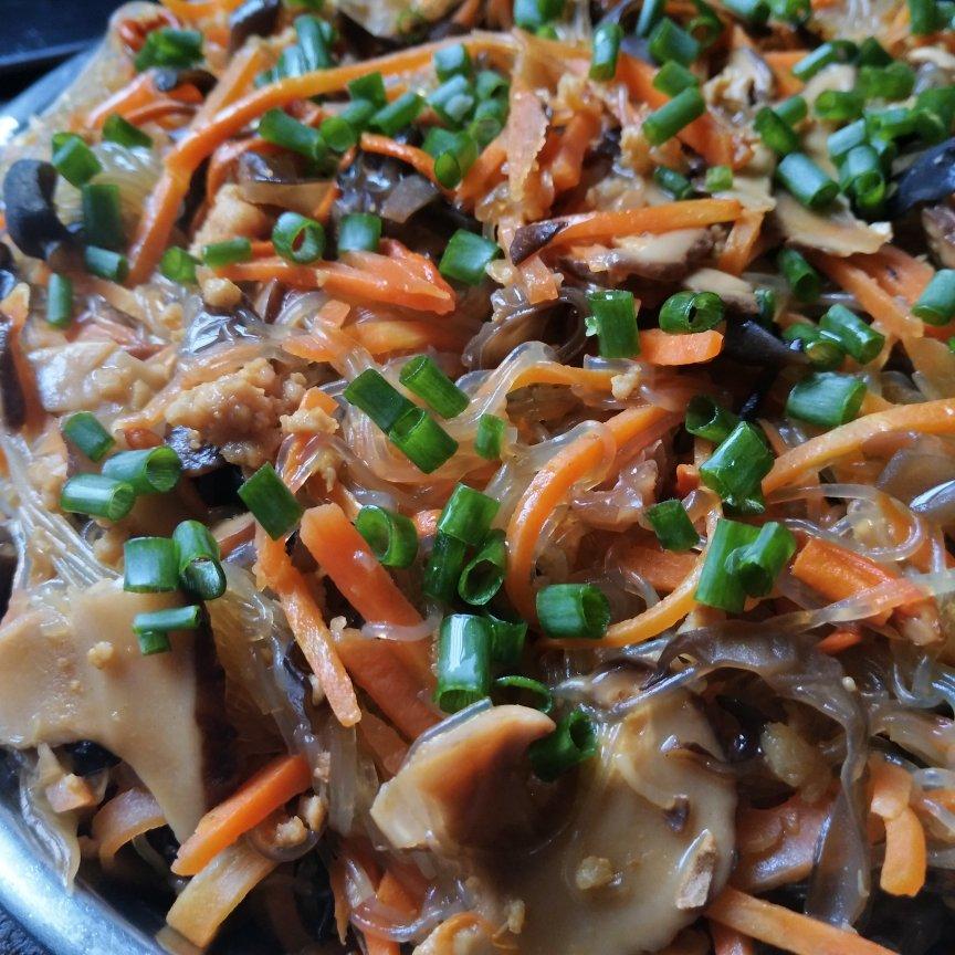 快手红薯粉丝炒杂菜——韩式拌饭的另一种topping