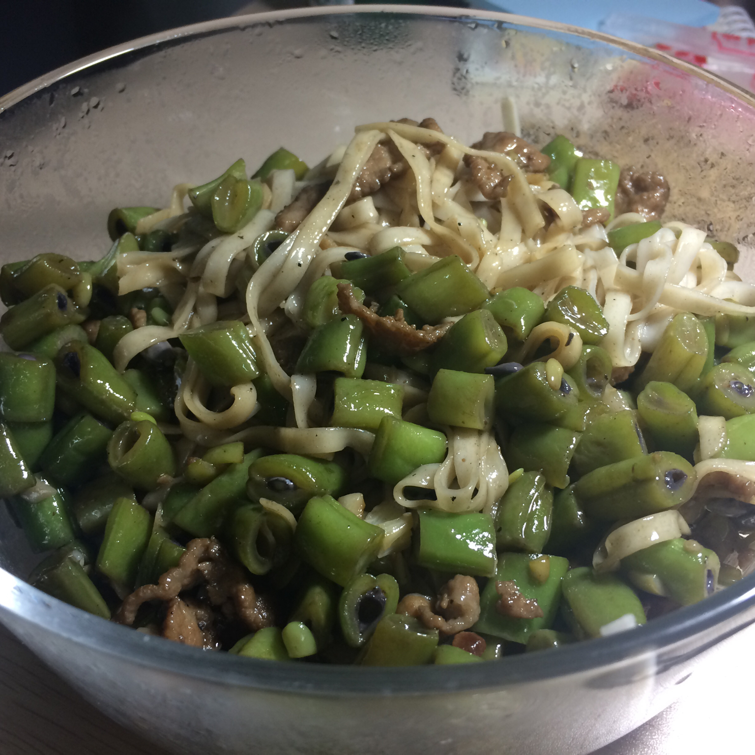 家常豆角焖面 Fried noodles with Bean