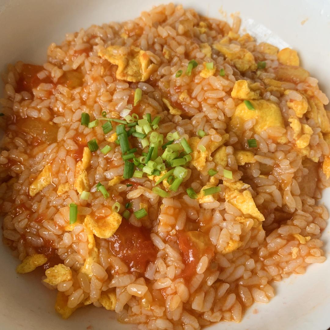 一人食｜西红柿炒蛋焖饭的做法