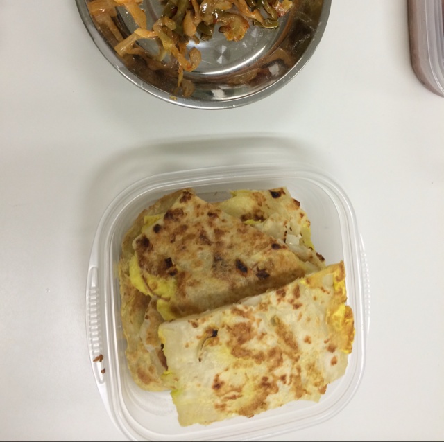 鸡蛋葱油饼                  （更新饼坯保存方法）