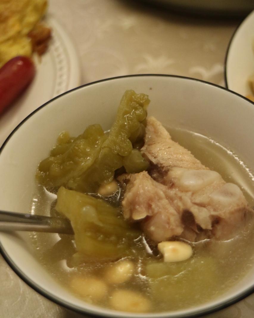 苦瓜黄豆扇骨汤-广东靓汤(煲汤版)