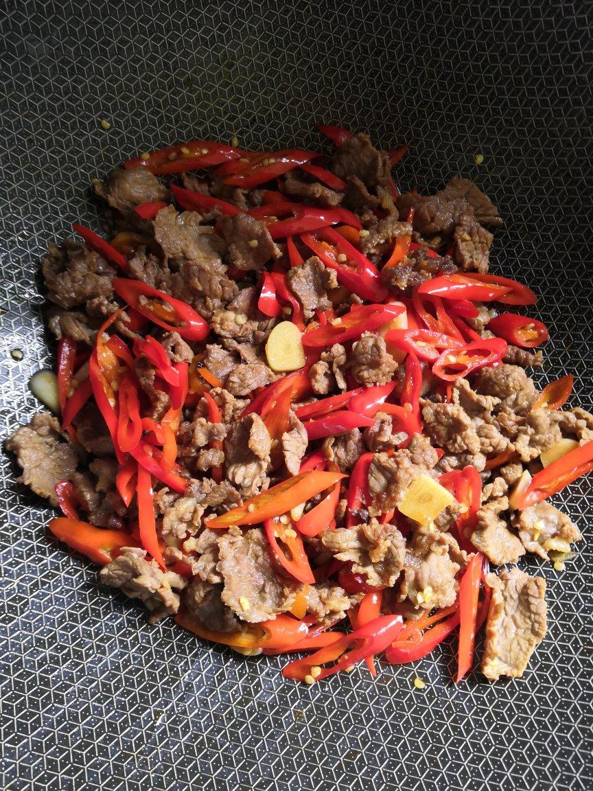 尖椒炒牛肉