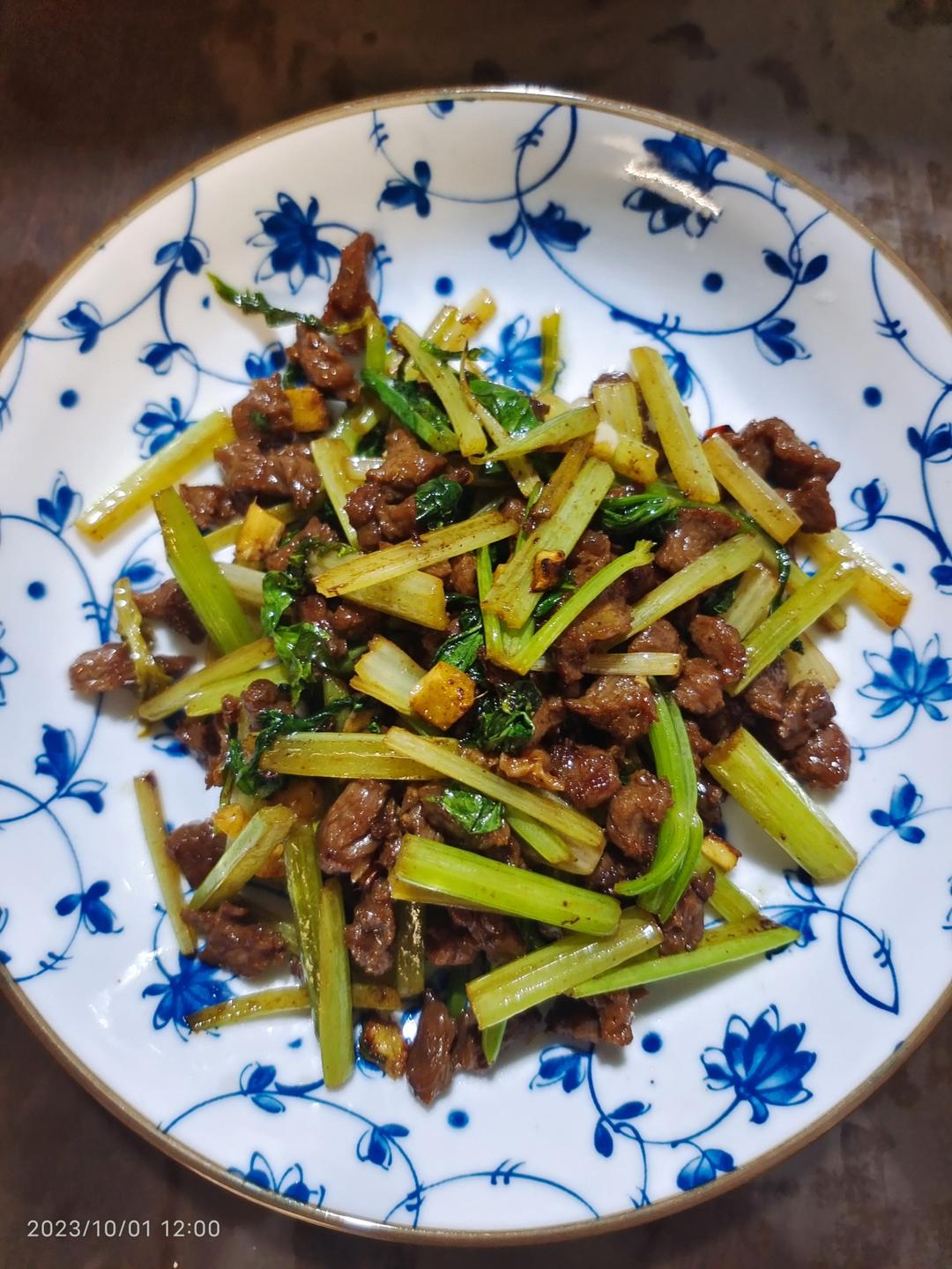 小炒黄牛肉，肉嫩味香！太好吃了简直是米饭杀手！