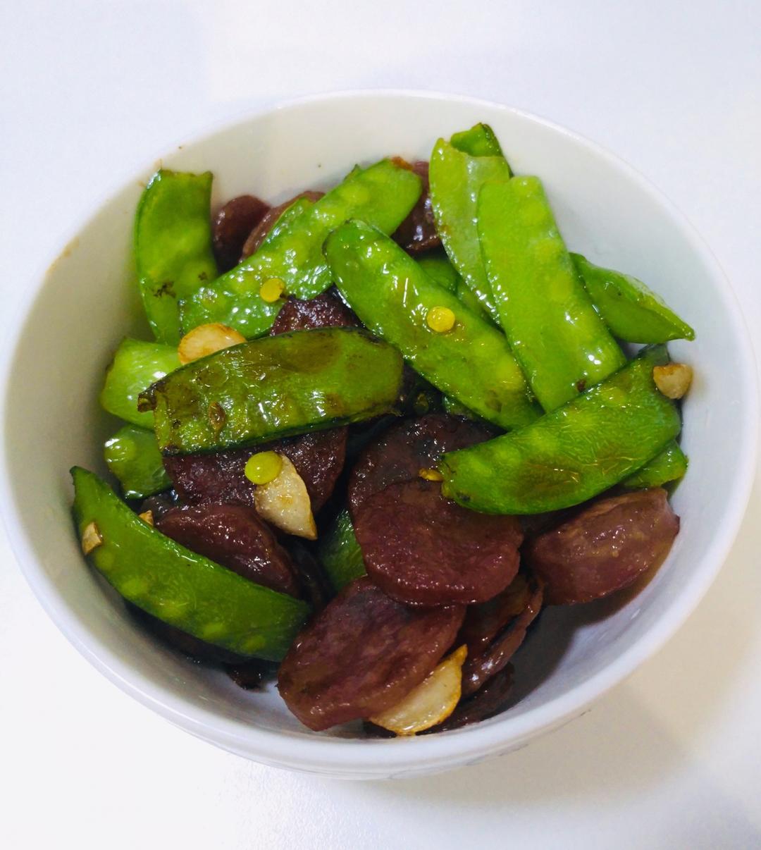 超脆爽的荷兰豆炒香肠