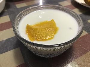 奥利奥酸奶芒果的做法 步骤3