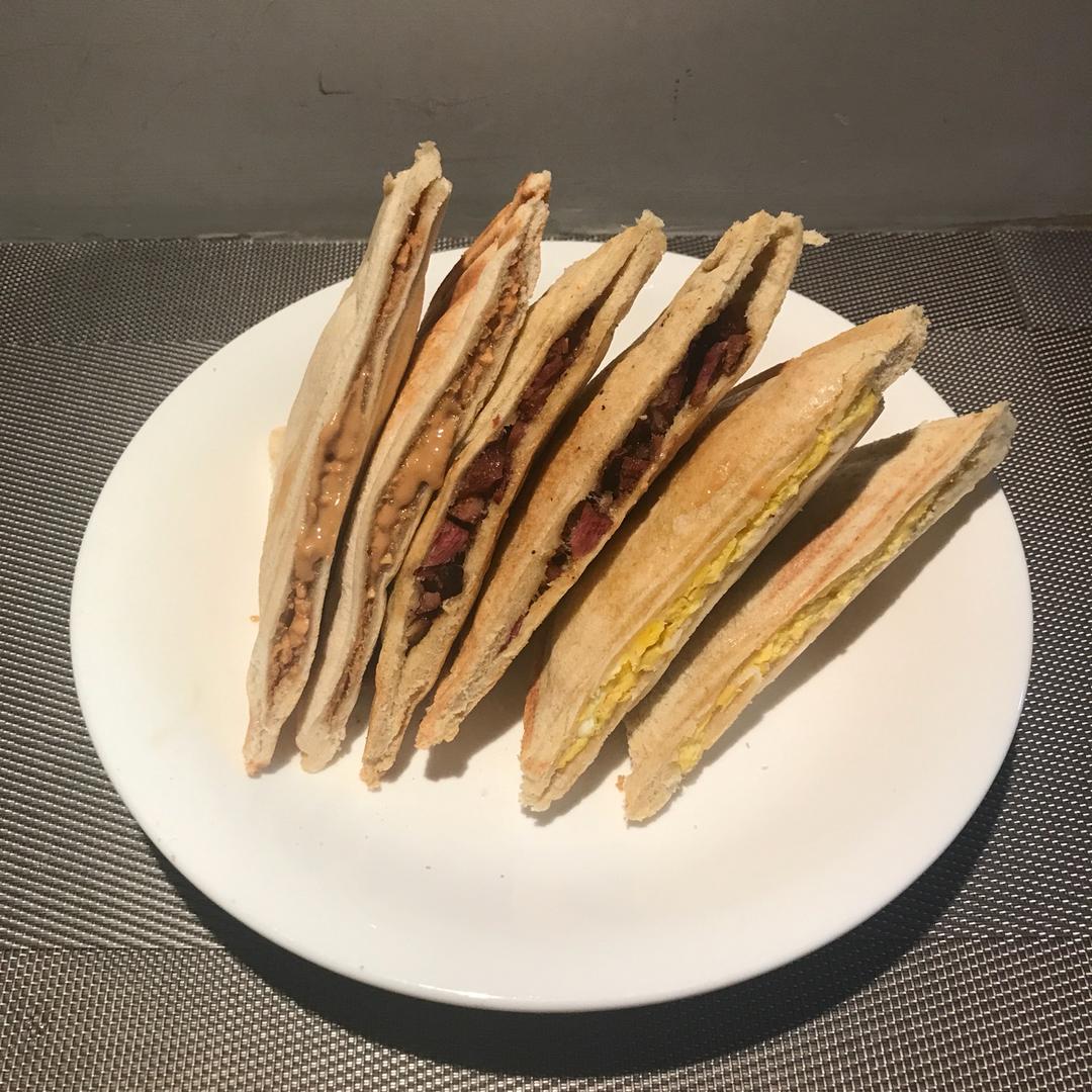 脆皮肠三文治（飞碟）