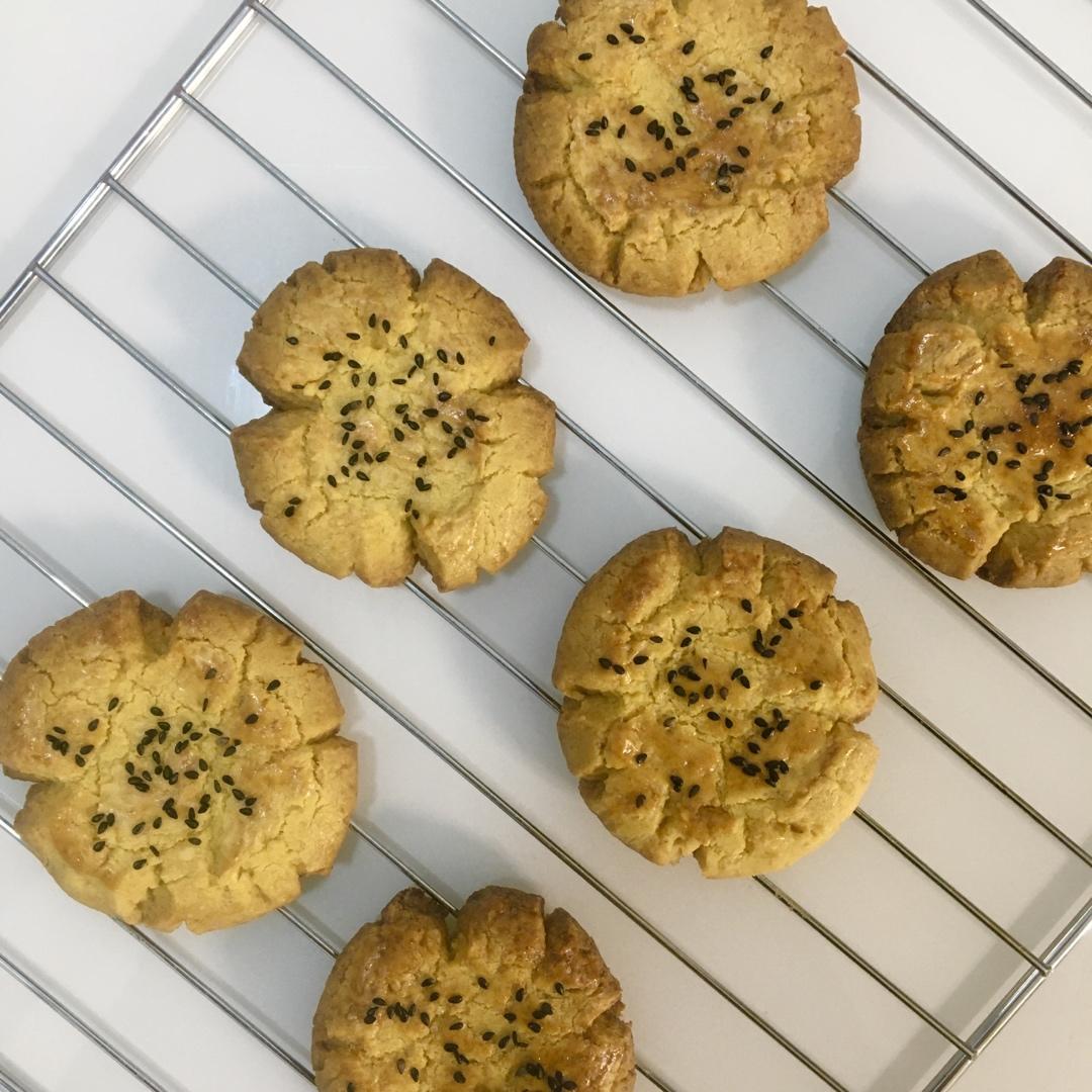 轻轻一按就碎掉的原味桃酥（不输猪油版）