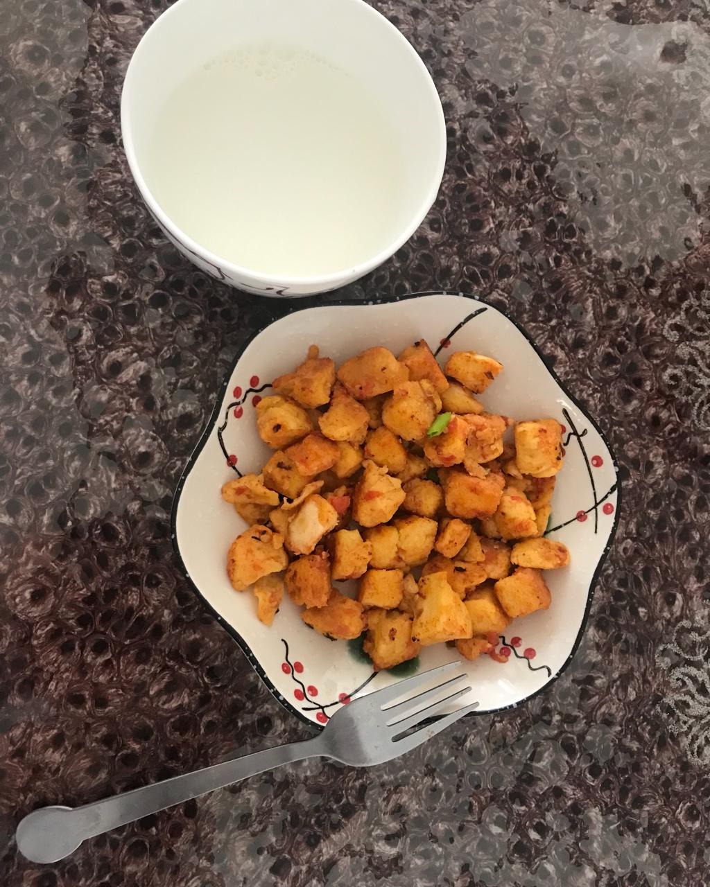 西红柿炒馒头粒