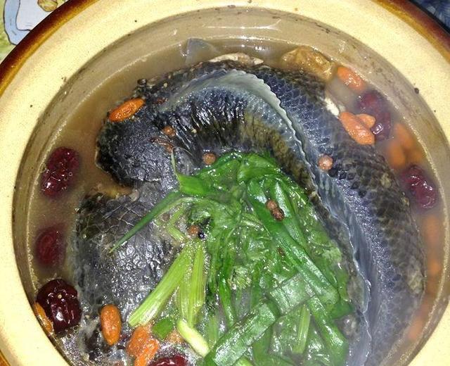 润肺安神养生鱼汤的做法