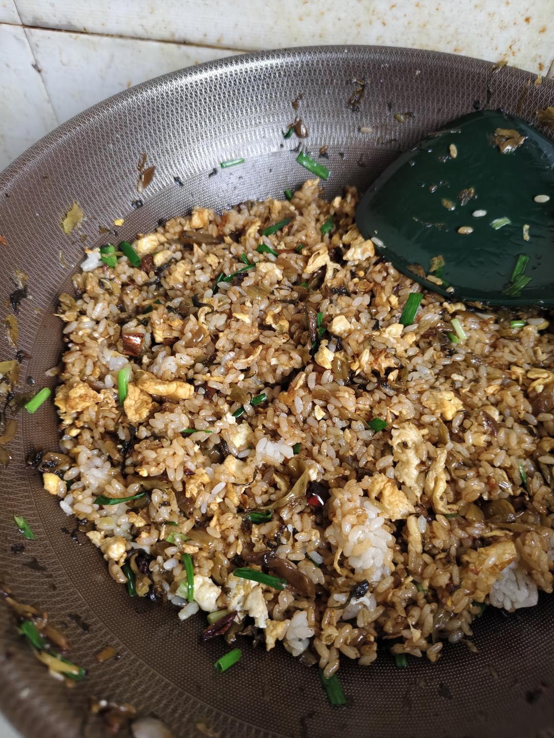 巨香的酸菜蛋炒饭