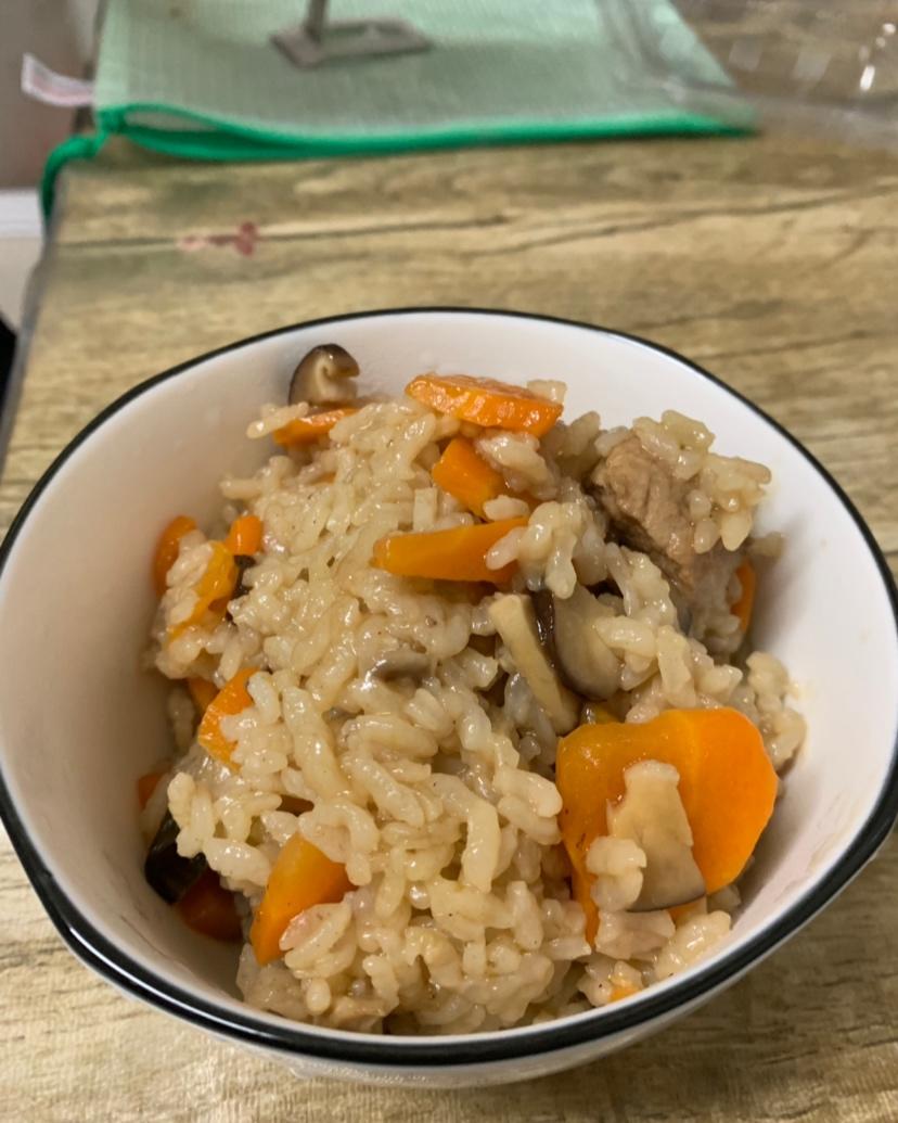 喷香排骨焖饭（爆好吃）