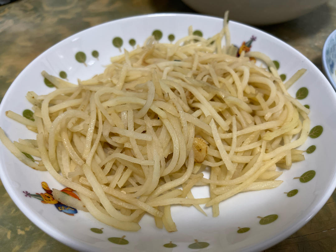 厨师长教你：“炝炒土豆丝”的家常做法，口感爽脆