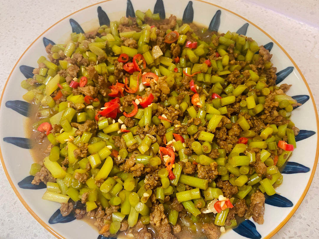 蒜苔炒肉末，三碗米饭都不够吃