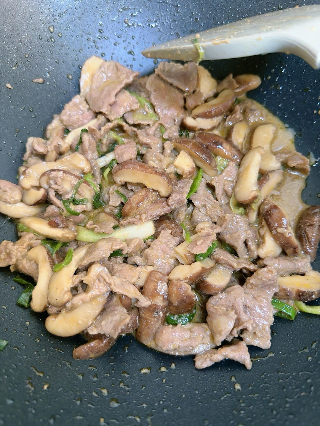 香菇炒牛肉