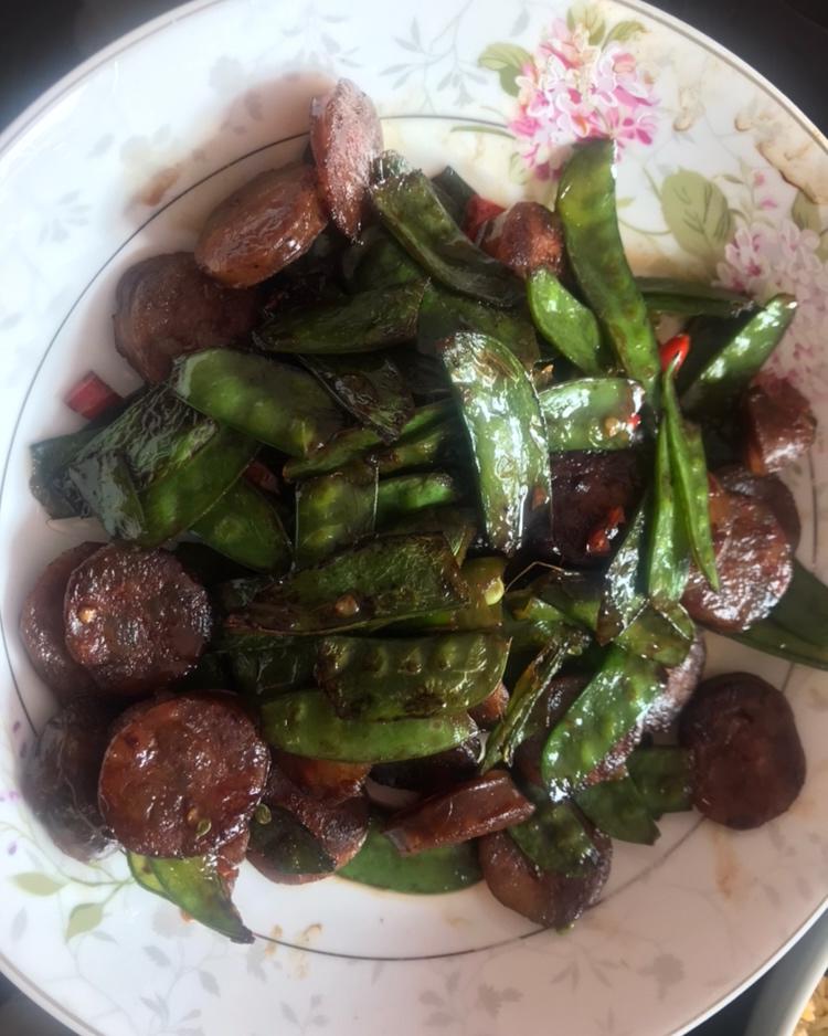 腊肠炒荷兰豆