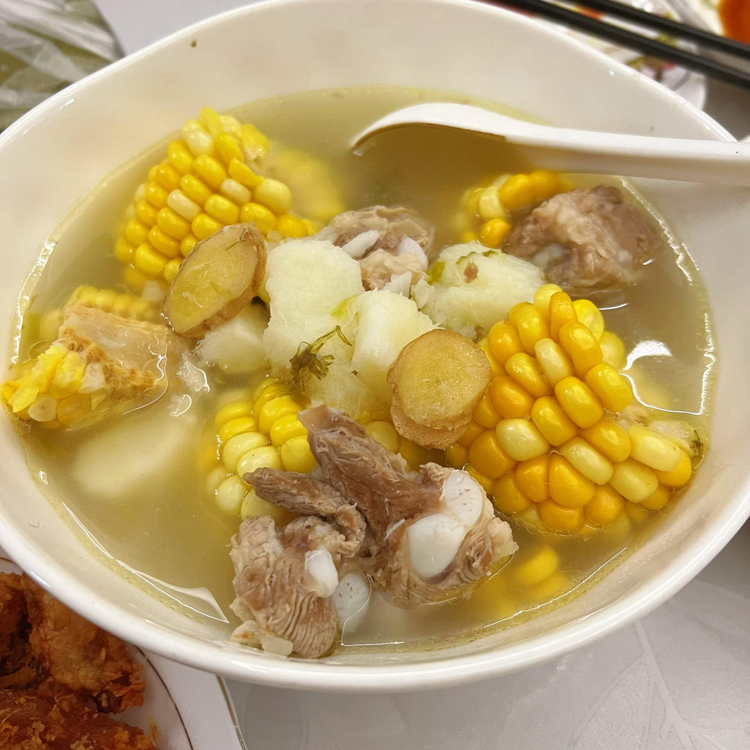 连吃三碗的玉米山药排骨汤