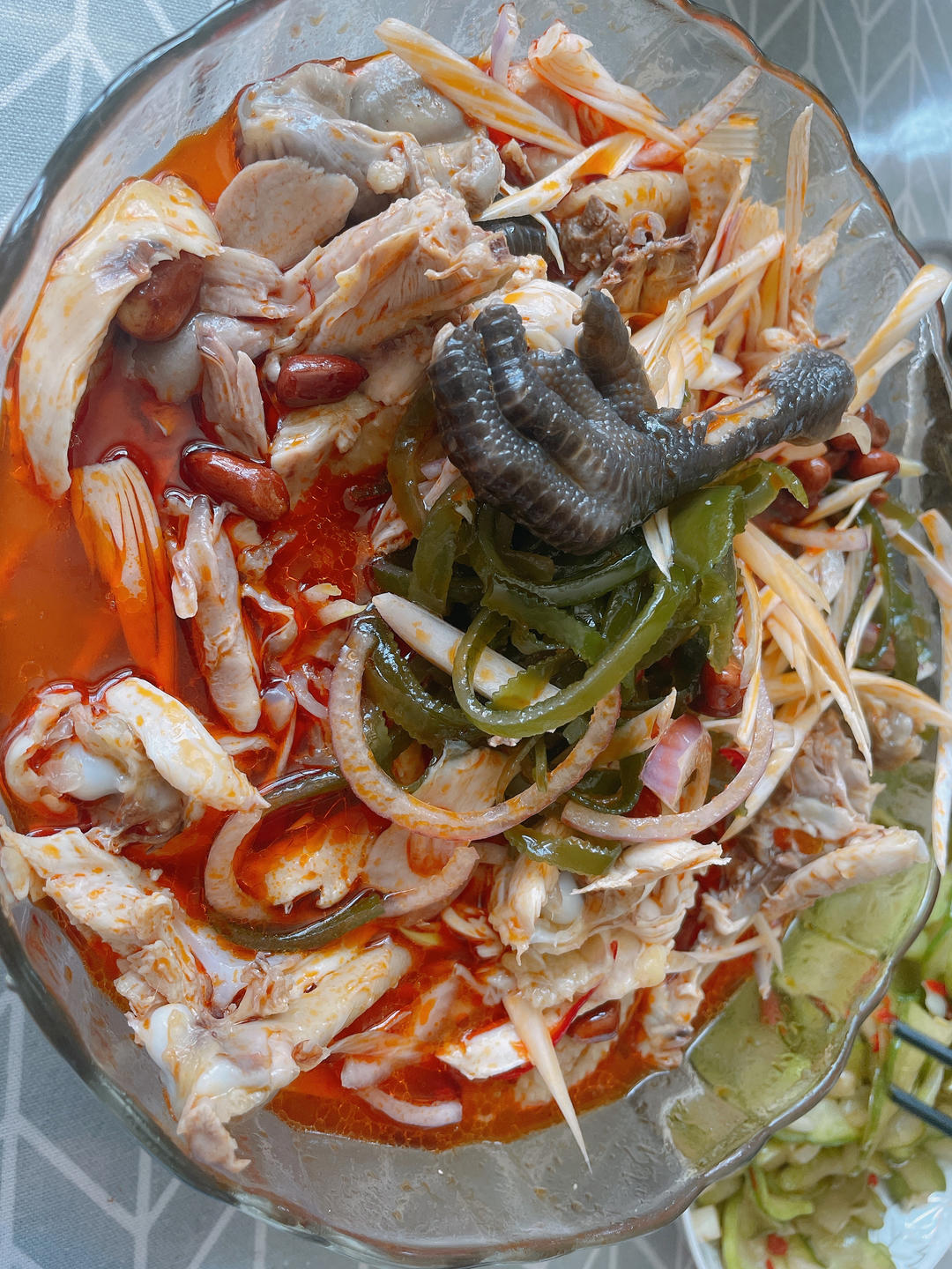 椒麻鸡（最正宗新疆做法，附赠鸡肉鲜香鸡皮Q弹的秘密）