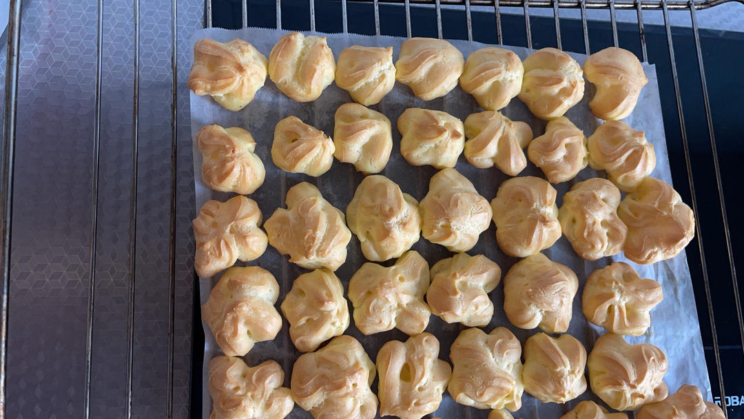 一口一个小巧可爱—迷你小泡芙