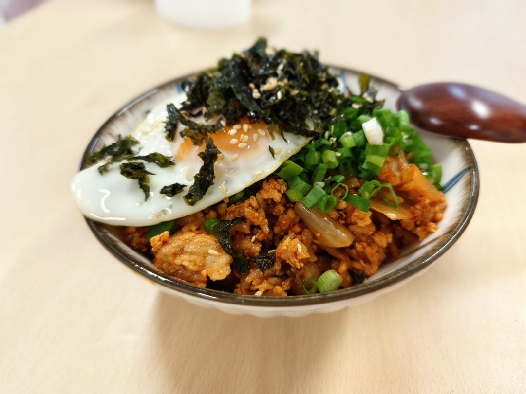 ✨好吃到停不下来❗️韩国辣白菜火腿炒饭