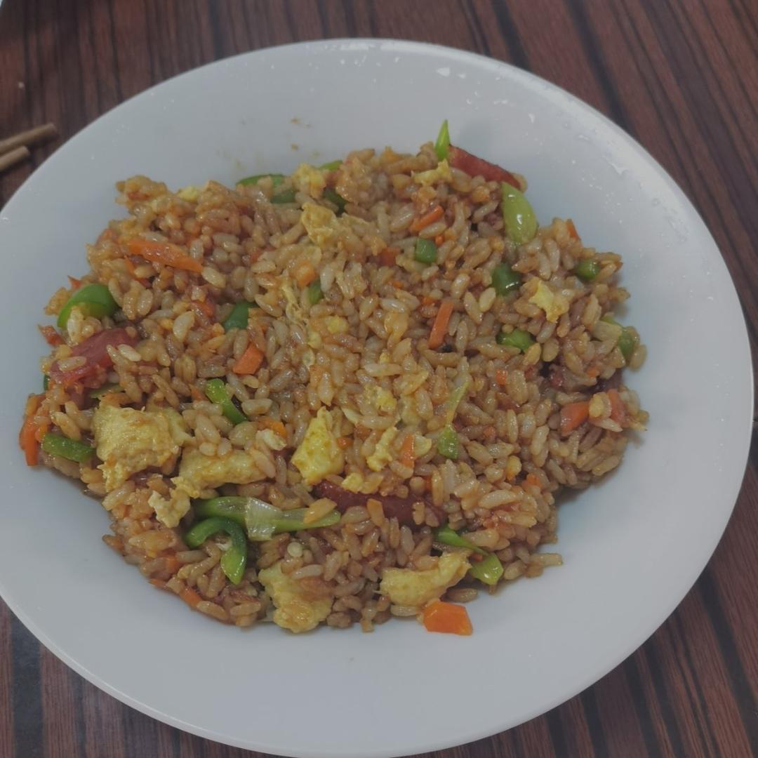 腊肠炒饭