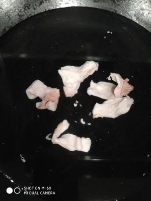 产后汤（参苓白术猪肚汤）的做法 步骤1