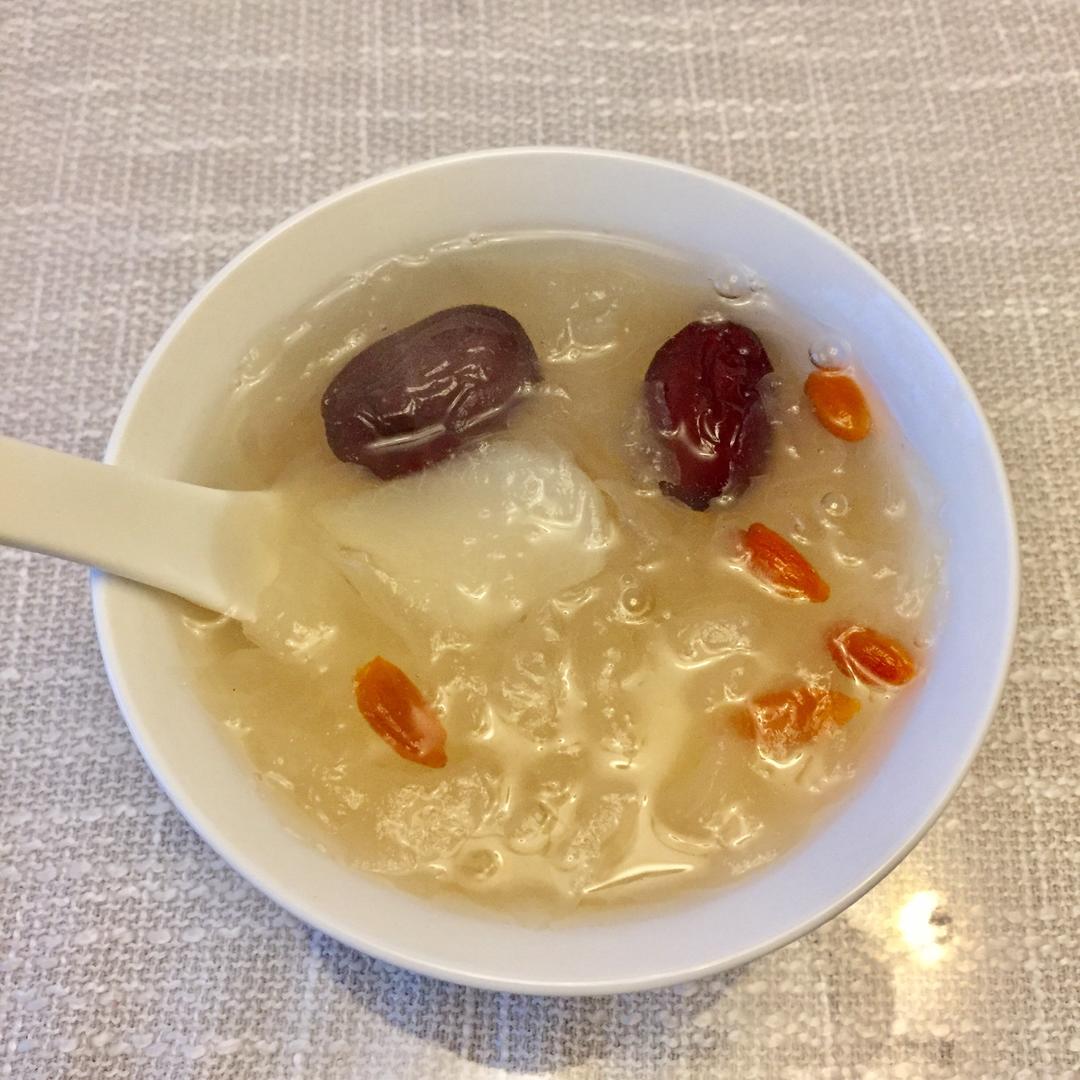 冰糖雪梨银耳汤
