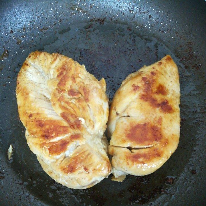 【嫩煎鸡胸肉】