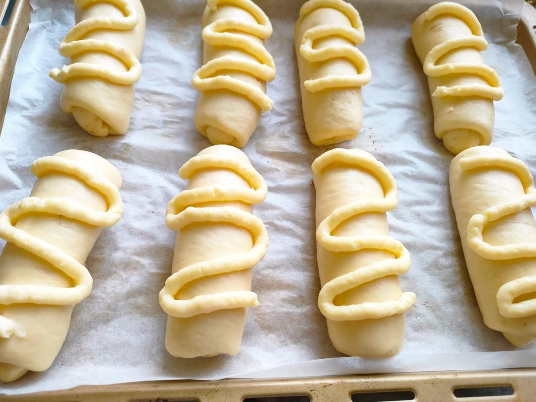 香甜软绵卡士达酱夹心软面包（含光亮剂方法）