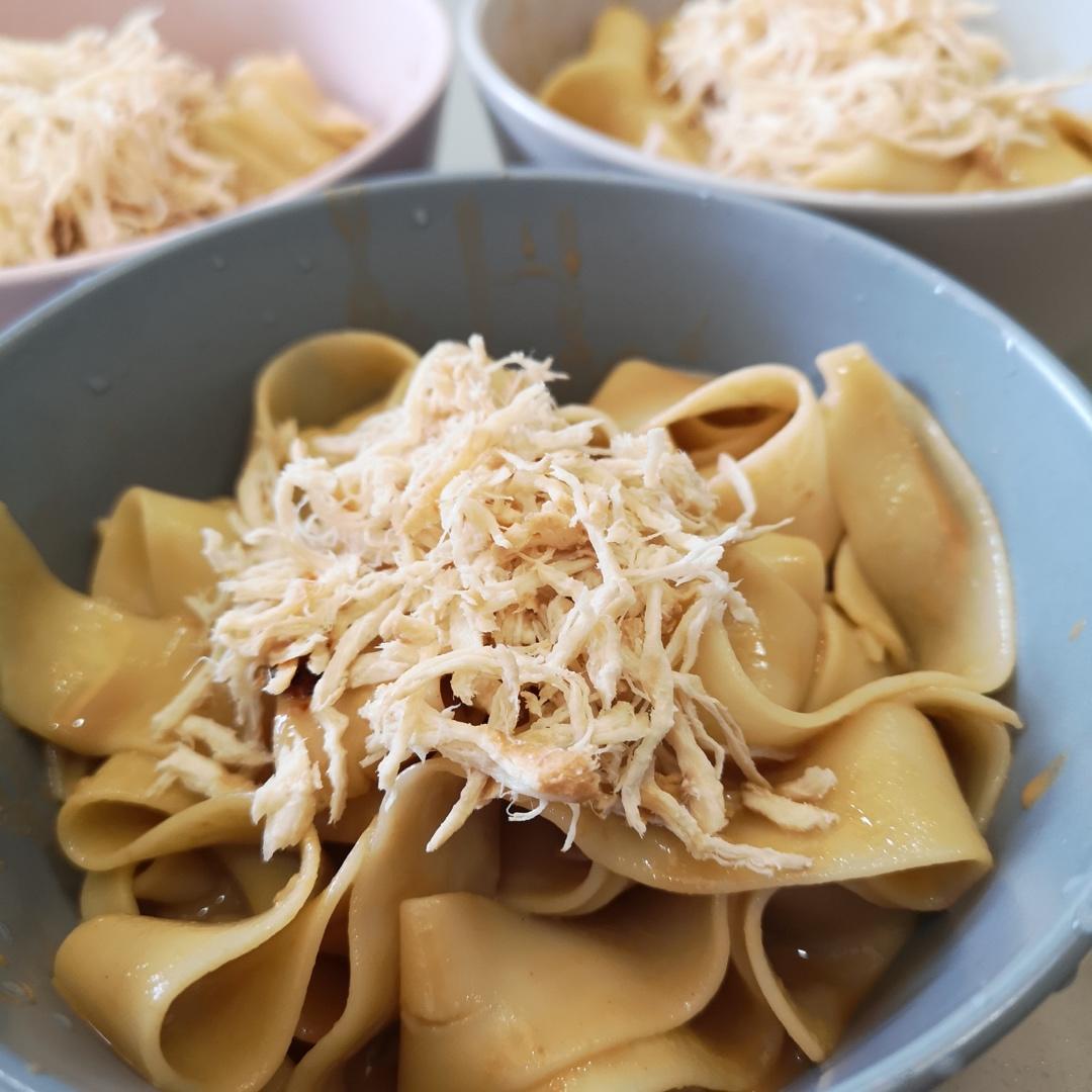 麻酱鸡丝凉面