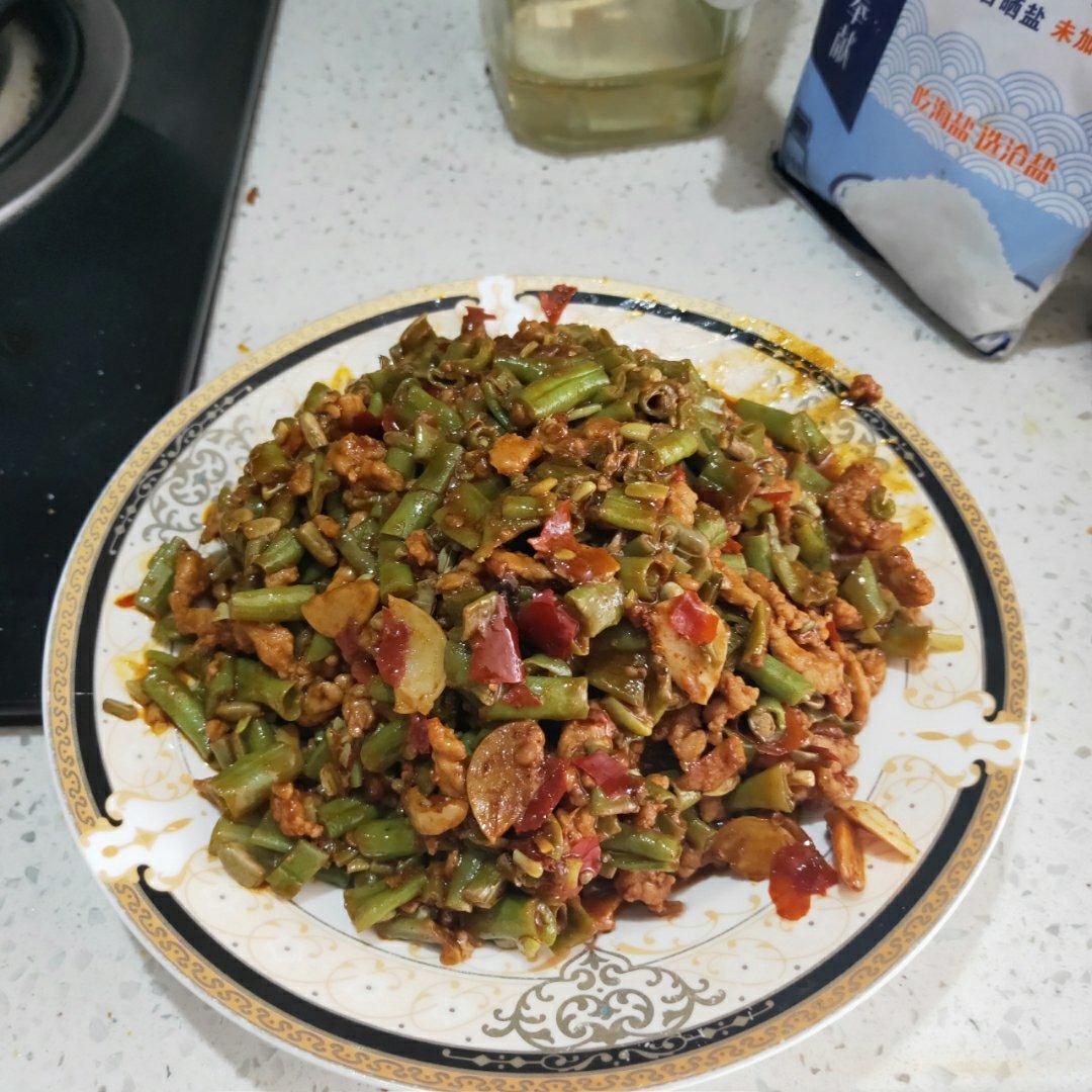 超简单的下饭菜🔥肉末豆角，好吃到流泪