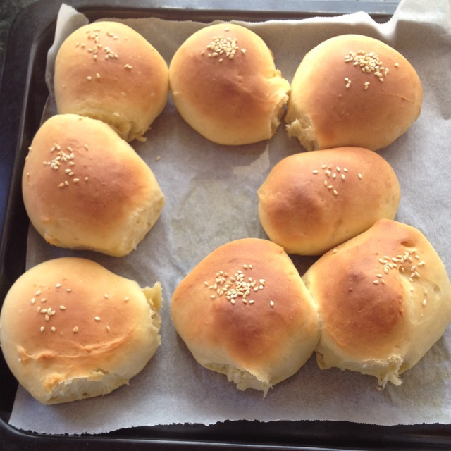 大人小孩都爱不释口的【蜂蜜牛奶小餐包】