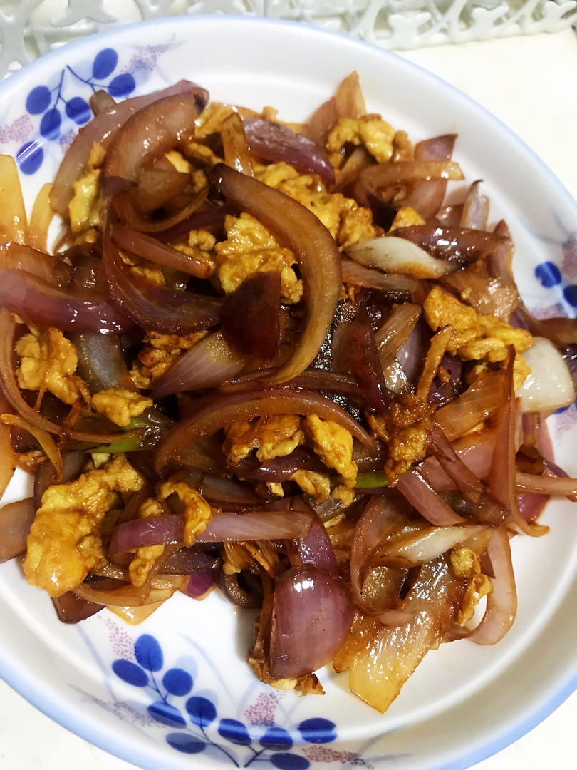 降压防癌的好食材  洋葱炒鸡蛋