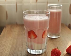 健身完最爱—草莓酸奶昔的做法 步骤4