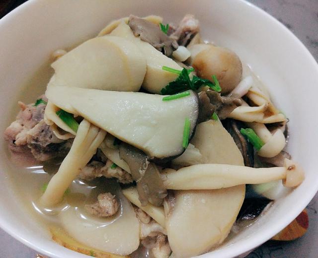 排骨菇菇汤的做法