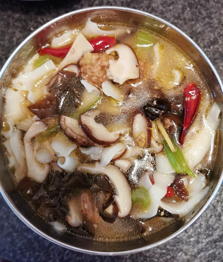 南泥湾香菇面的做法