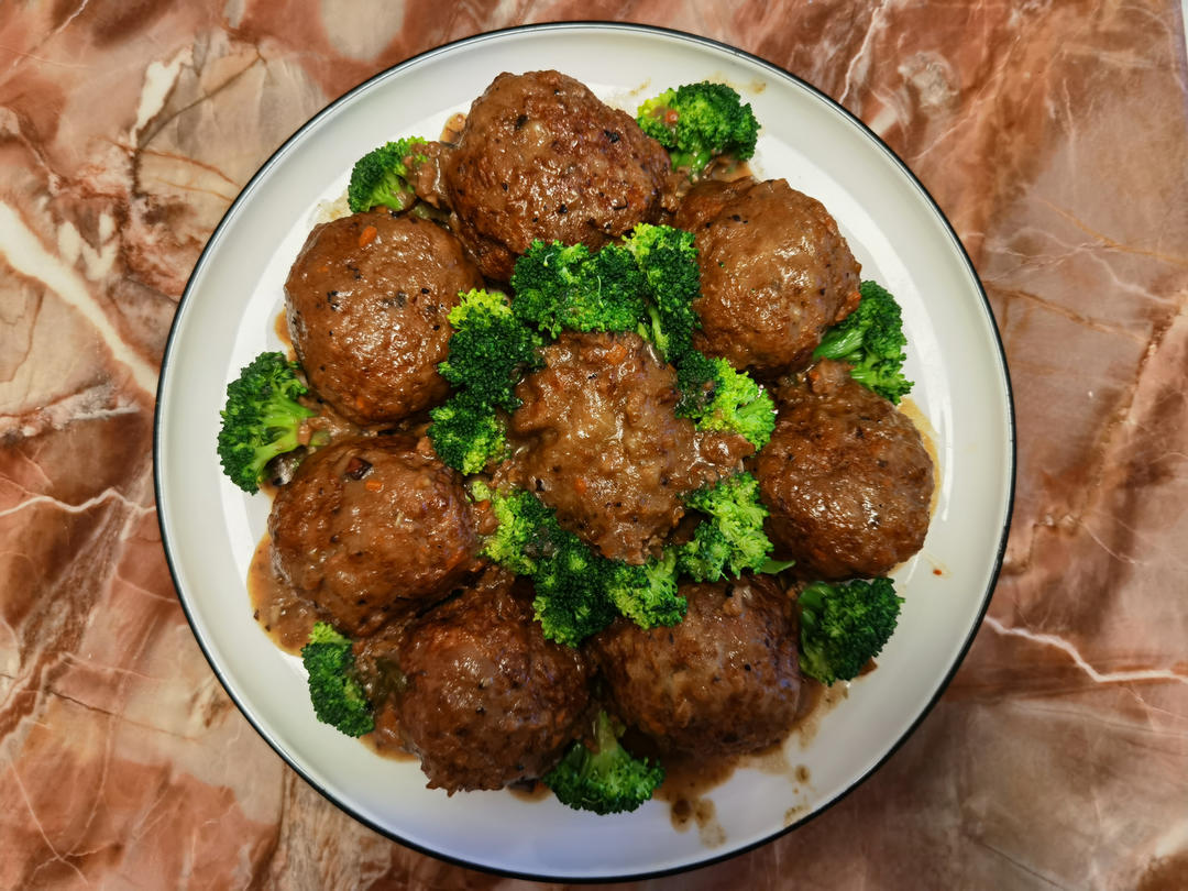 四喜丸子（红烧狮子头）