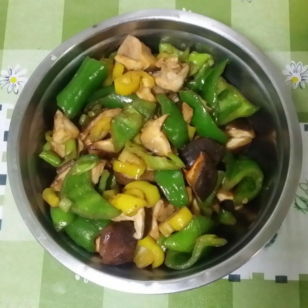 青椒炒香菇