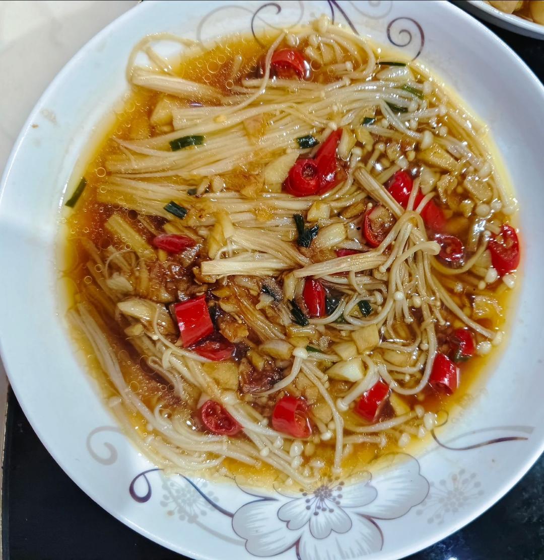 超级下饭的蒜蓉金针菇！好吃到爆