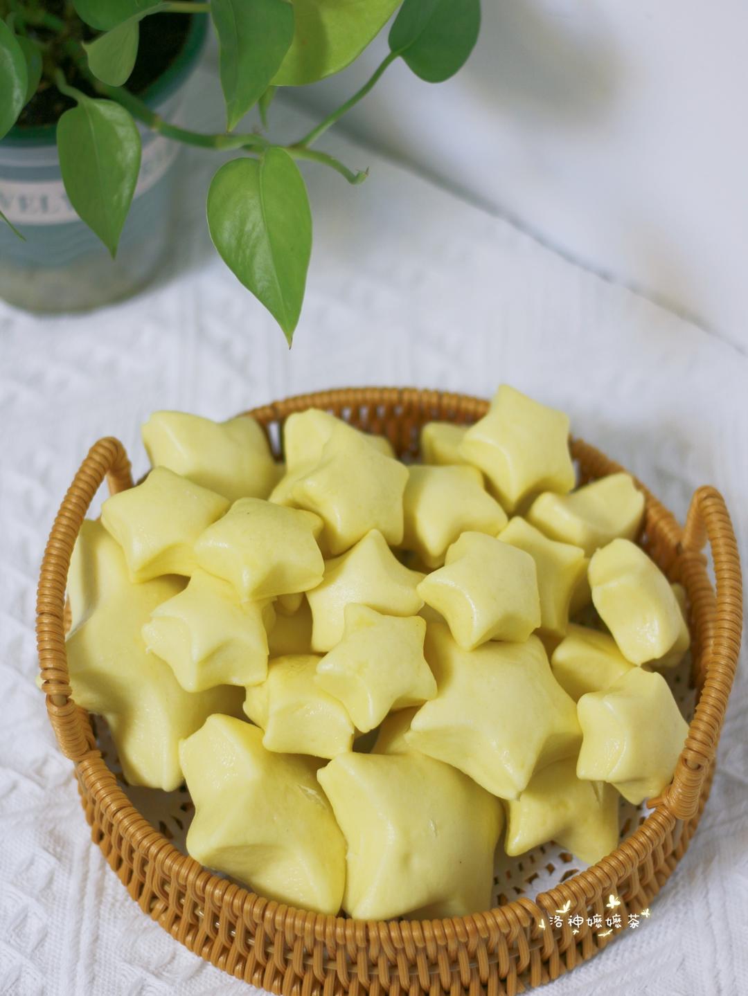 小美版南瓜奶香馒头
