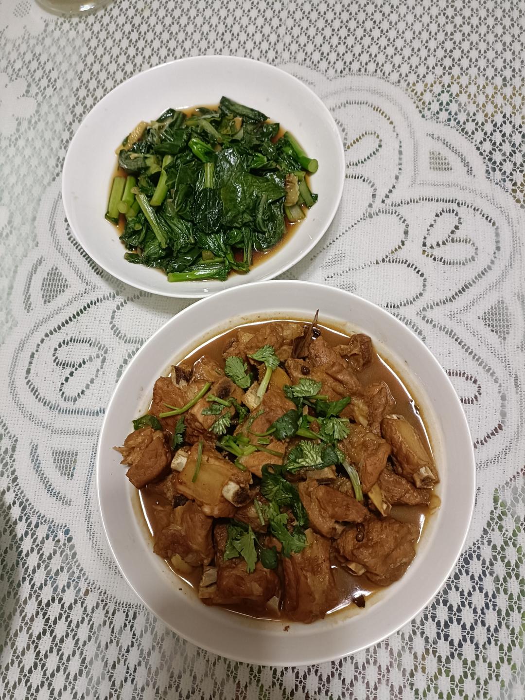简单易做，好吃不腻的酱排骨