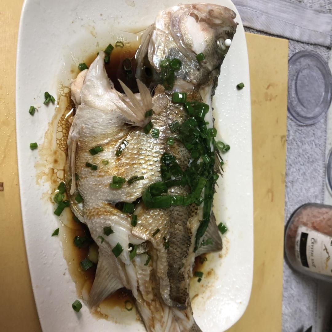 蒸鲈鱼